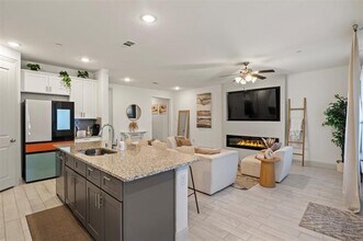 637 Hutchinson Ln in Lewisville, TX - Building Photo - Building Photo