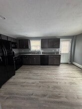 5 Kim Ave in Londonderry, NH - Building Photo - Building Photo