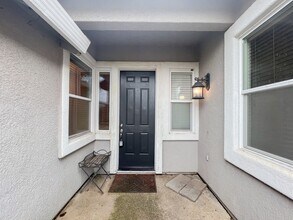 9721 Toscano Dr in Elk Grove, CA - Building Photo - Building Photo