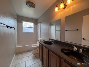 2101 Urbantke Ln in Copperas Cove, TX - Foto de edificio - Building Photo