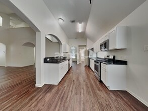 12527 Avery Vale Ln in Houston, TX - Foto de edificio - Building Photo