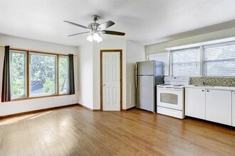 901 Newman Dr in Austin, TX - Building Photo - Building Photo