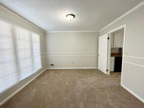 300 Doncaster Dr in Irmo, SC - Foto de edificio - Building Photo