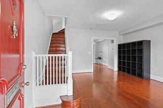 209 Douglas St NE in Washington, DC - Building Photo - Building Photo