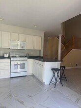 286 Janine Way in Bridgewater, NJ - Building Photo - Building Photo