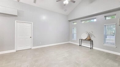 110 SW 145th Dr in Newberry, FL - Building Photo - Building Photo