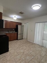 2712 Peer Ln in Delray Beach, FL - Foto de edificio - Building Photo
