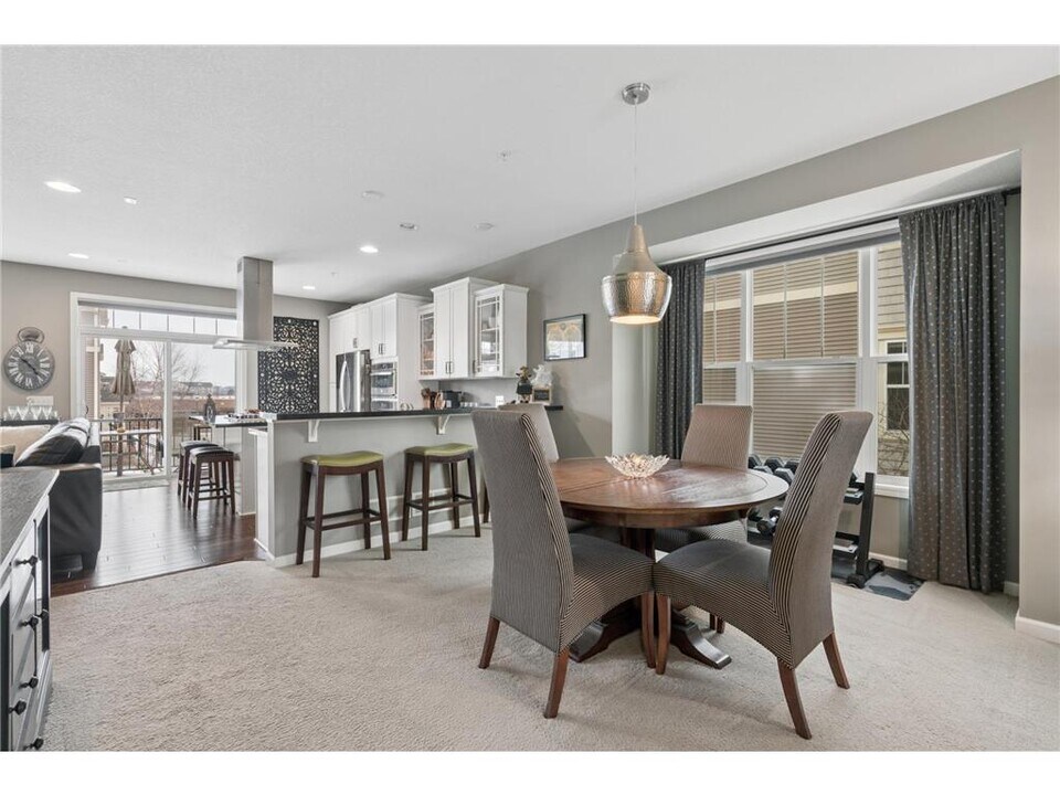 8957 SW Village Loop in Chanhassen, MN - Building Photo