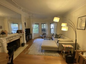 477 Beacon St, Unit 1 Apartamentos