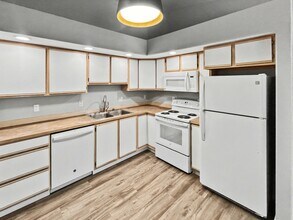 4651 Grumman St in Anchorage, AK - Building Photo - Building Photo