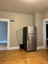 333 E Lincoln Ave, Unit LOWER in Milwaukee, WI - Foto de edificio - Building Photo