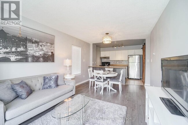 90 Aspen Springs Dr in Bowmanville, ON - Building Photo - Building Photo