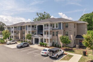 Huntington Village in Newport News, VA - Building Photo