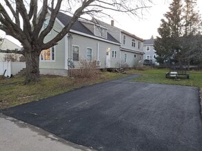 27 Oak St, Unit #2 in South Portland, ME - Building Photo - Building Photo