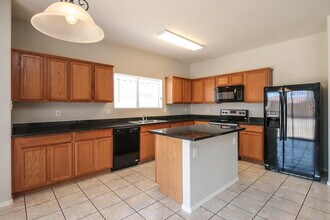 2413 W Chipman Rd in Phoenix, AZ - Building Photo - Building Photo