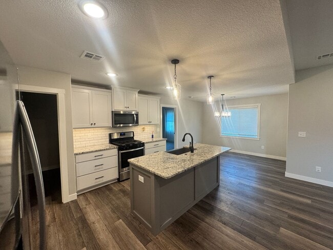 4708 Raven Crk Dr in Manhattan, KS - Building Photo - Building Photo