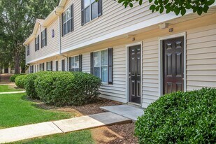 Townhomes at Pinehill in Griffin, GA - Building Photo