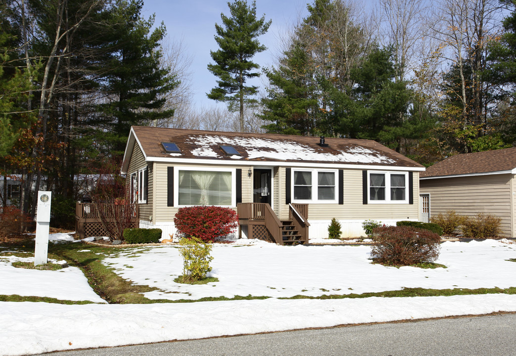 Tara Estates Retirement Village in Rochester, NH - Foto de edificio