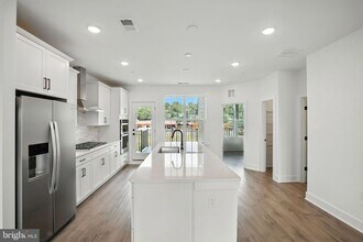 10834 Cedar Ave in Fairfax, VA - Building Photo - Building Photo