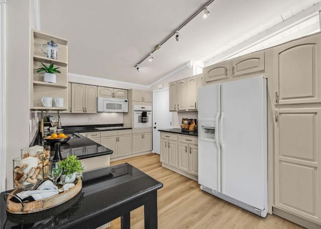 24808 Mango St in Hayward, CA - Building Photo - Building Photo