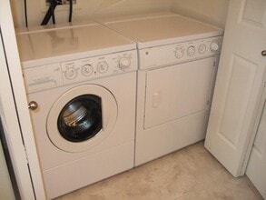 5255 Memphis St, Unit 206 in Denver, CO - Foto de edificio - Building Photo