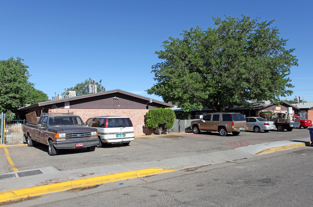 509-515 Indiana St SE in Albuquerque, NM - Building Photo