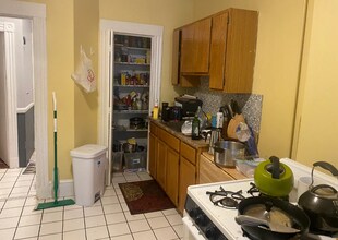 13 Perry St, Unit 1 in Brookline, MA - Building Photo - Building Photo