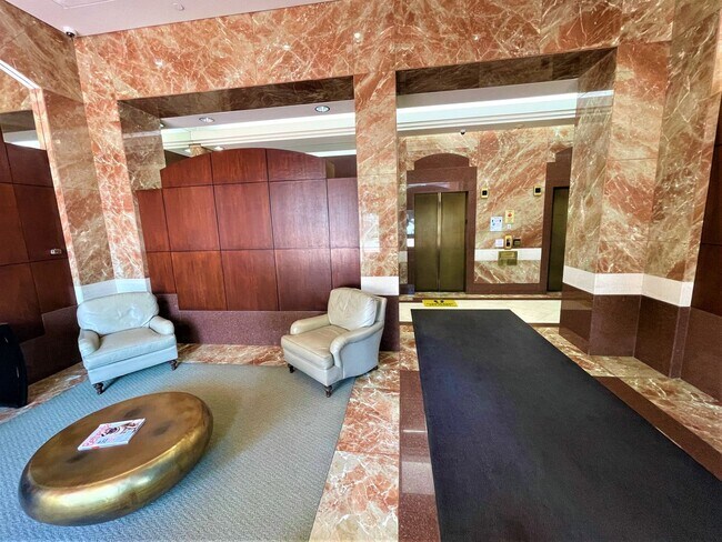 4801 Fairmont Ave in Bethesda, MD - Building Photo - Building Photo