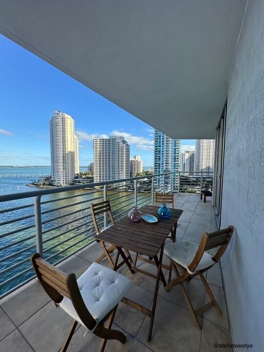 325 S Biscayne Blvd, Unit 1523 in Miami, FL - Foto de edificio