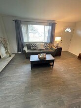 455 S Morain St in Kennewick, WA - Foto de edificio - Building Photo