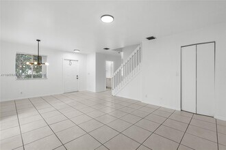 1162 SW 44th Ave in Deerfield Beach, FL - Building Photo - Building Photo