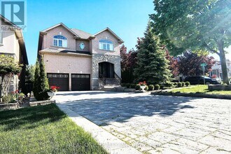 301 Weldrick Rd E in Richmond Hill, ON - Building Photo - Building Photo