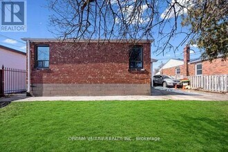 1501 Danforth Rd in Toronto, ON - Building Photo - Building Photo