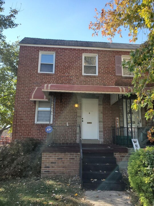 6323 Brown Ave in Baltimore, MD - Foto de edificio