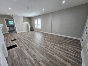 1068 Scott St in Columbus, OH - Foto de edificio - Building Photo
