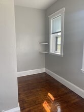 447 Park Dr, Unit 2C in Boston, MA - Building Photo - Building Photo