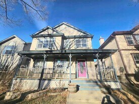 1824 Tufford Way NW in Edmonton, AB - Building Photo