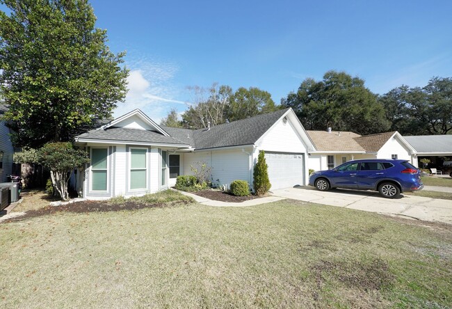 128 Midland Ct in Niceville, FL - Building Photo - Building Photo