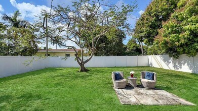 3331 Lake Ave in West Palm Beach, FL - Building Photo - Building Photo