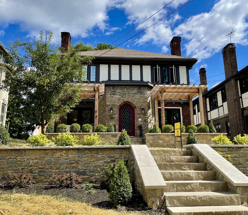 3514 Mooney Ave, Unit 1 in Cincinnati, OH - Foto de edificio