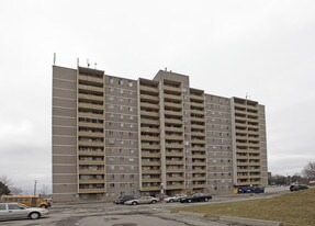 2970 Jane St in Toronto, ON - Building Photo