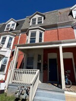 281 W Cottage Pl in York, PA - Building Photo