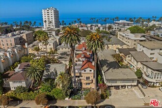 1032 3rd St in Santa Monica, CA - Building Photo - Building Photo