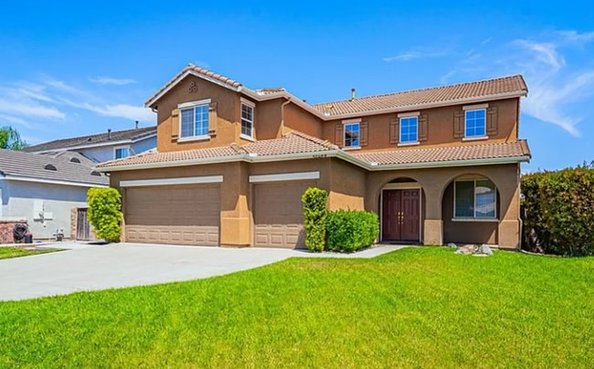 35602 Driftwood St in Winchester, CA - Building Photo - Building Photo