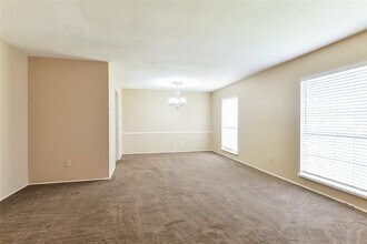 5514 Edgebrook Forest Dr in Houston, TX - Building Photo - Building Photo