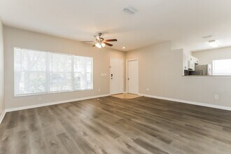 454 Summer Sails Dr in Valrico, FL - Building Photo - Building Photo