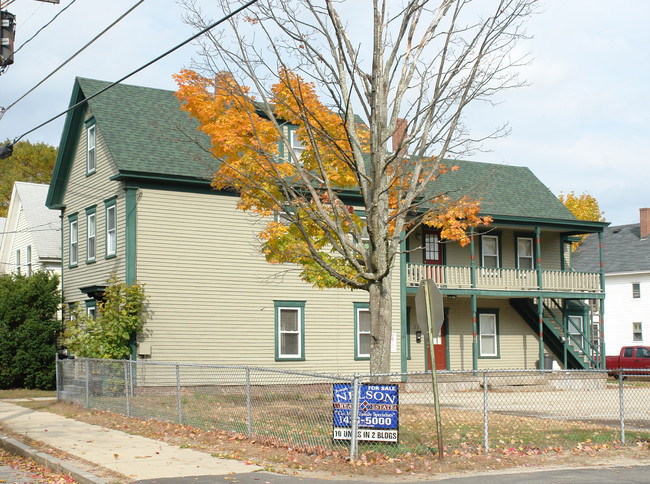 23-25 River St in Rochester, NH - Foto de edificio - Building Photo