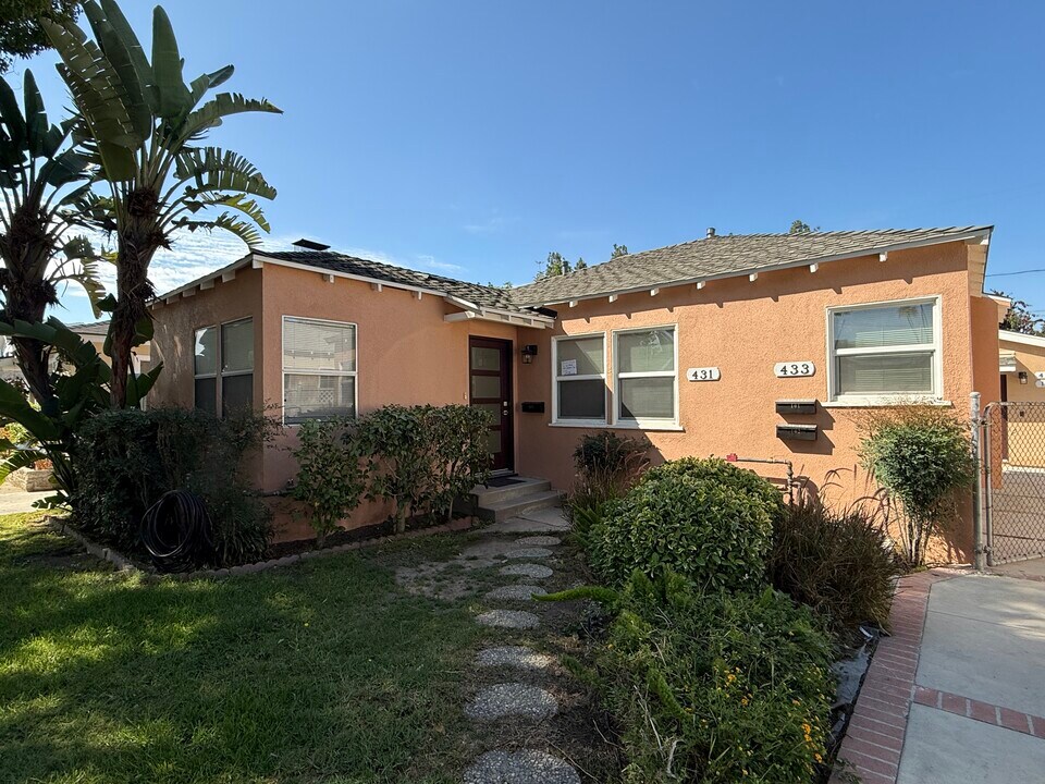 431 N Catalina St in Burbank, CA - Foto de edificio