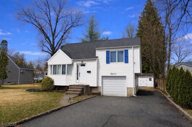 18 Mandeville Ave in Pequannock Township, NJ - Building Photo - Building Photo