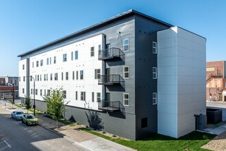 The Delaware - Luxury Apartment's in Mason... in Mason City, IA - Building Photo - Building Photo